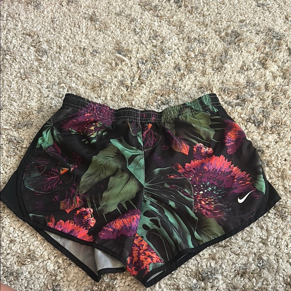 Nike Black and Green Athletic Shorts Quick-Dry